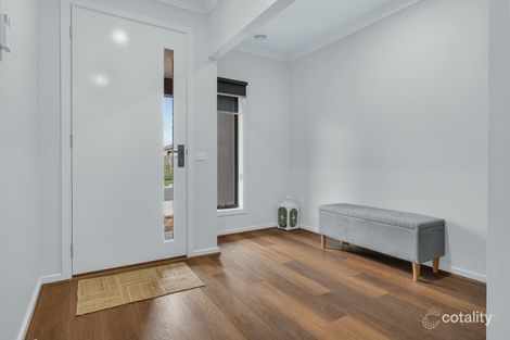 Property photo of 3 Loewe Chase Weir Views VIC 3338