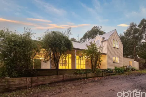 2637 Willow Grove Rd, Hill End, VIC 3825