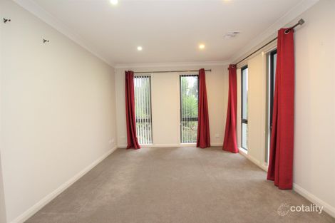 Property photo of 33-35 Lansdown Crescent Casey ACT 2913