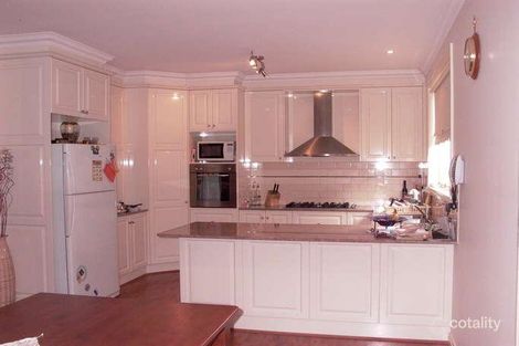 Property photo of 36 Bushy Park Avenue Caroline Springs VIC 3023