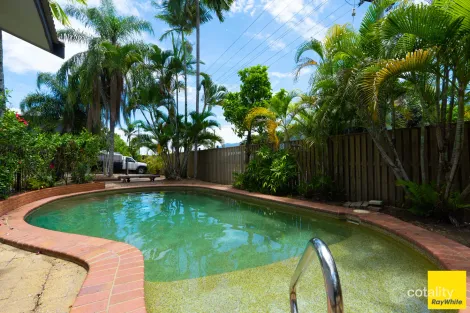 Property photo of 1/5-7 Mintaro Crescent Woree QLD 4868