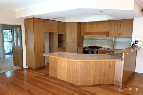 Property photo of 9 Newman Court Berwick VIC 3806