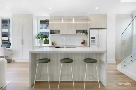 1/17 Bruce Ave, Paradise Point, QLD 4216