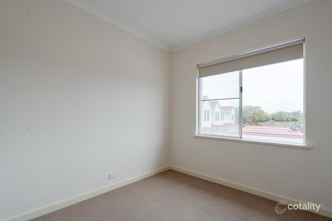 Property photo of 9/20 Baruna Court Halls Head WA 6210