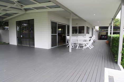 Property photo of 36 Coombe Avenue Hope Island QLD 4212