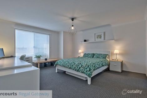 Property photo of 30 Bronzite Road Treeby WA 6164