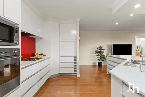 Property photo of 10 Alpha Close Eleebana NSW 2282