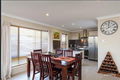Property photo of 32 Lyrebird Crescent Upper Kedron QLD 4055