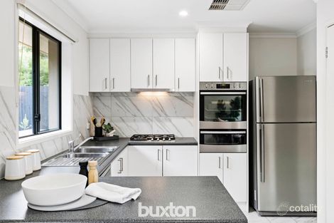 Property photo of 2/12 Hodgson Grove Bentleigh East VIC 3165