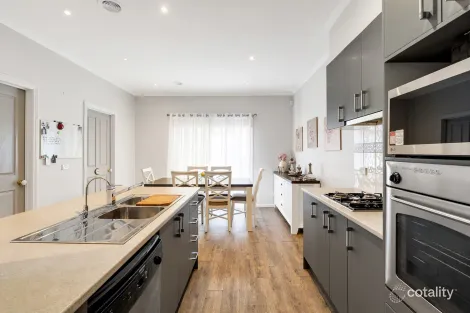 Property photo of 29 The Crest Attwood VIC 3049
