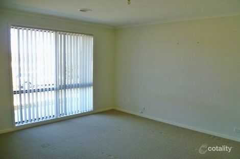 Property photo of 2/4 Urangarra Place Jerrabomberra NSW 2619
