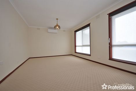 Property photo of 32 Dryden Concourse Mooroolbark VIC 3138