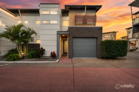 43/80 Moolyyir St, Urangan, QLD 4655