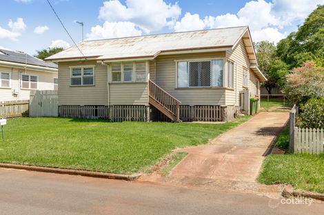 17 Ford St, Rockville, QLD 4350