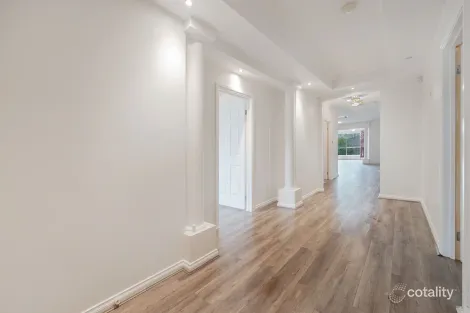 Property photo of 14 Ortolan Avenue Broadmeadows VIC 3047