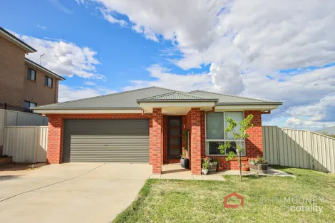9 Eureka St, Estella, NSW 2650