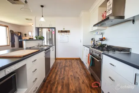 Property photo of 9 Eureka Street Estella NSW 2650