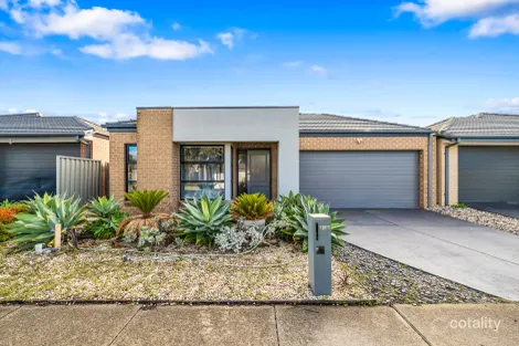 121 Lineham Dr, Cranbourne East, VIC 3977