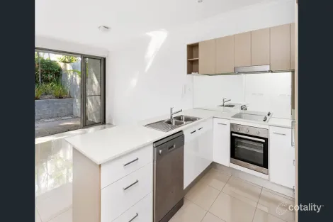 Property photo of 26/430 Pine Ridge Road Coombabah QLD 4216