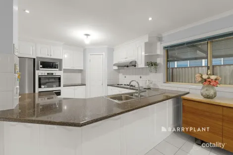 Property photo of 18 Glenburn Drive Hallam VIC 3803