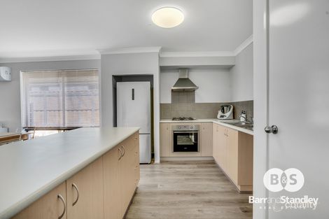 Property photo of 5 Teneriffe Rise Halls Head WA 6210
