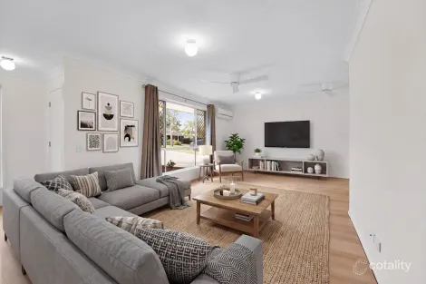 Property photo of 8 Mitchell Place Forest Lake QLD 4078