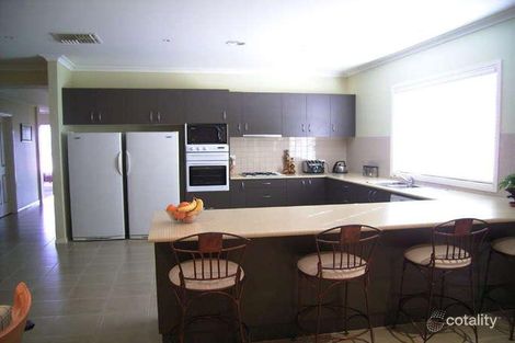 Property photo of 86 Cherryhills Drive Cranbourne VIC 3977