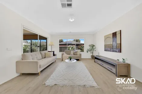 Property photo of 38 Valiant Crescent Craigieburn VIC 3064