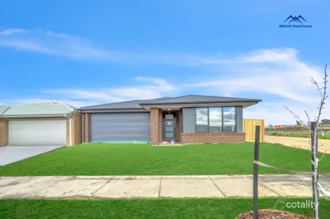28 GAZEBO ST, PAKENHAM, VIC 3810