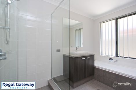 Property photo of 63 Sunstone Boulevard Treeby WA 6164