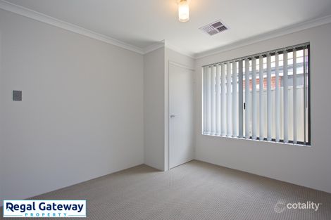 Property photo of 63 Sunstone Boulevard Treeby WA 6164