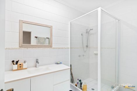Property photo of 2/253 Pease Street Edge Hill QLD 4870