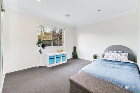 Property photo of 13 Canopy Grove Cranbourne East VIC 3977