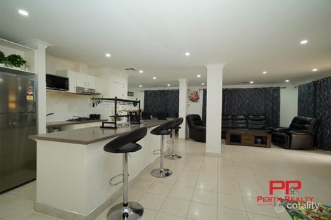 Property photo of 4 Saligna Way Dayton WA 6055