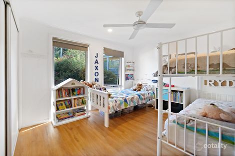 8 Happy Valley Dr, Sunset Strip, VIC 3922