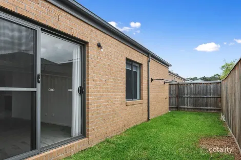 Property photo of 12 Macqueen Street Mernda VIC 3754