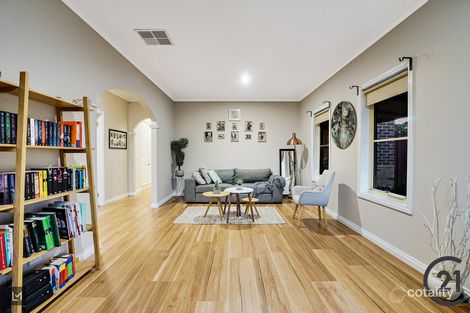 Property photo of 33 Cherryhills Drive Cranbourne VIC 3977