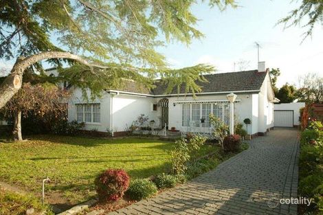 Property photo of 26 Wickham Grove Strathmore VIC 3041