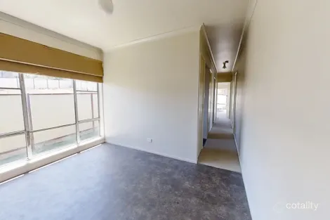 Property photo of 10 Honeysuckle Street Eaglehawk VIC 3556