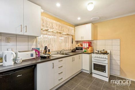 Property photo of 16 Fenfield Street Altona VIC 3018