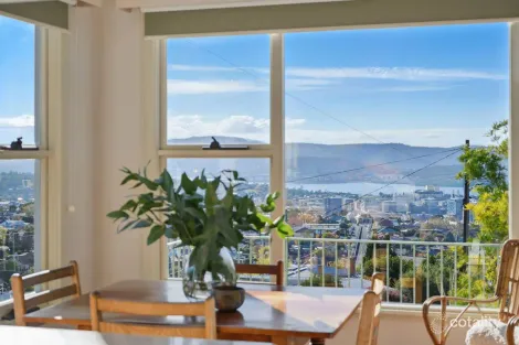 25 Whelan Cres, West Hobart, TAS 7000