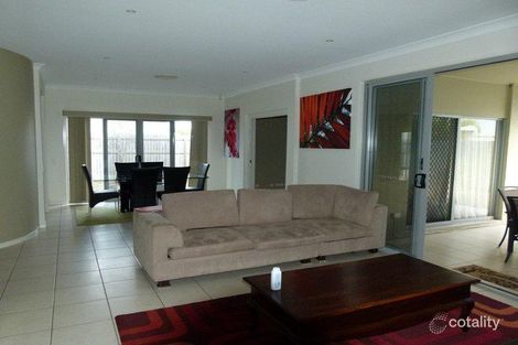Property photo of 39 Highcrest Circuit Molendinar QLD 4214