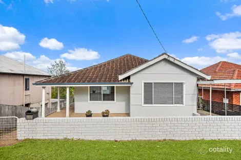 17 Mount Keira Rd, West Wollongong, NSW 2500