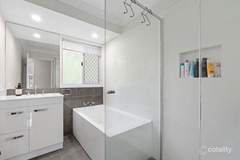Property photo of 19 Jade Stone Court Carrara QLD 4211