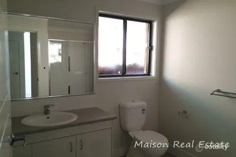 Property photo of 2/14 Bahrs Point Drive Bahrs Scrub QLD 4207