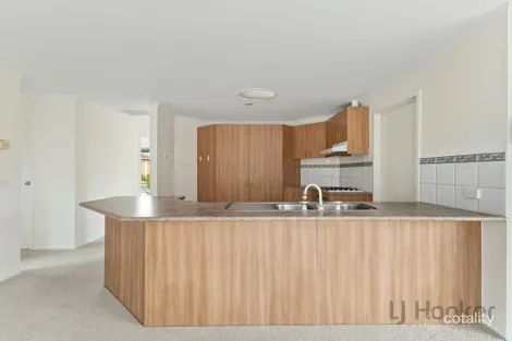 Property photo of 12 Snow Gum Drive Kilsyth South VIC 3137