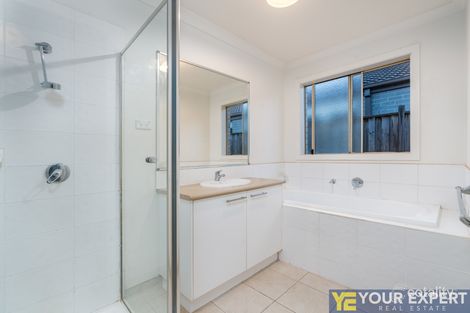 Property photo of 33 Ogle Way Cranbourne North VIC 3977