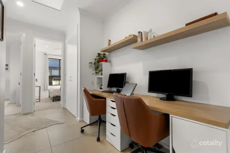 Property photo of 35 Sundown Circuit Upper Kedron QLD 4055