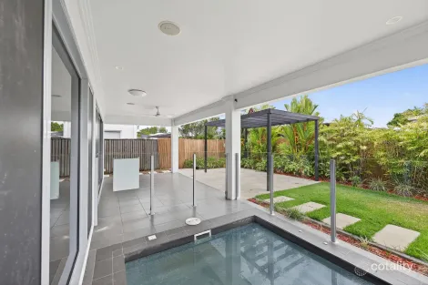 Property photo of 15 Huxley Crescent Oonoonba QLD 4811