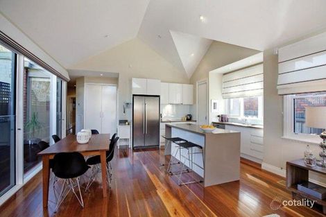 Property photo of 22 Emo Road Malvern East VIC 3145